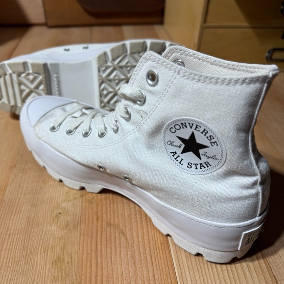 Converse Chuck Taylor All Star White High-Top Sneakers, Sz 9 - Picture 2 of 8